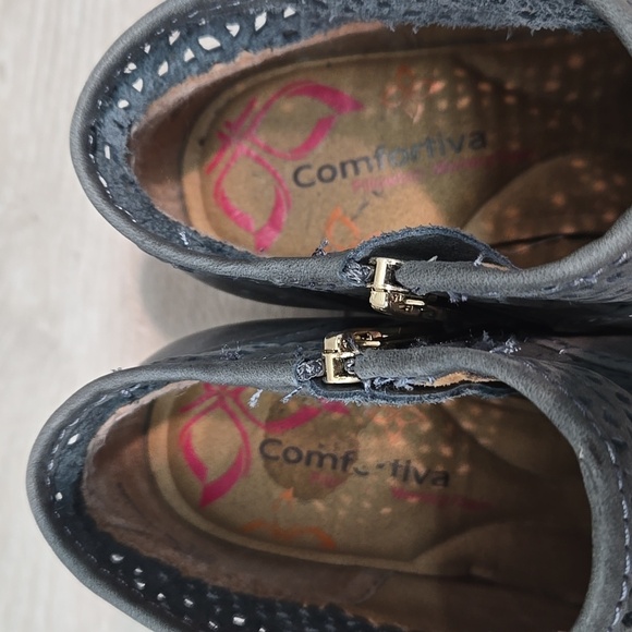 Comfortiva Women's Ankle Pillowtop Leather Memory Foam Boots Shoes Sz 7.5M - Picture 5 of 11